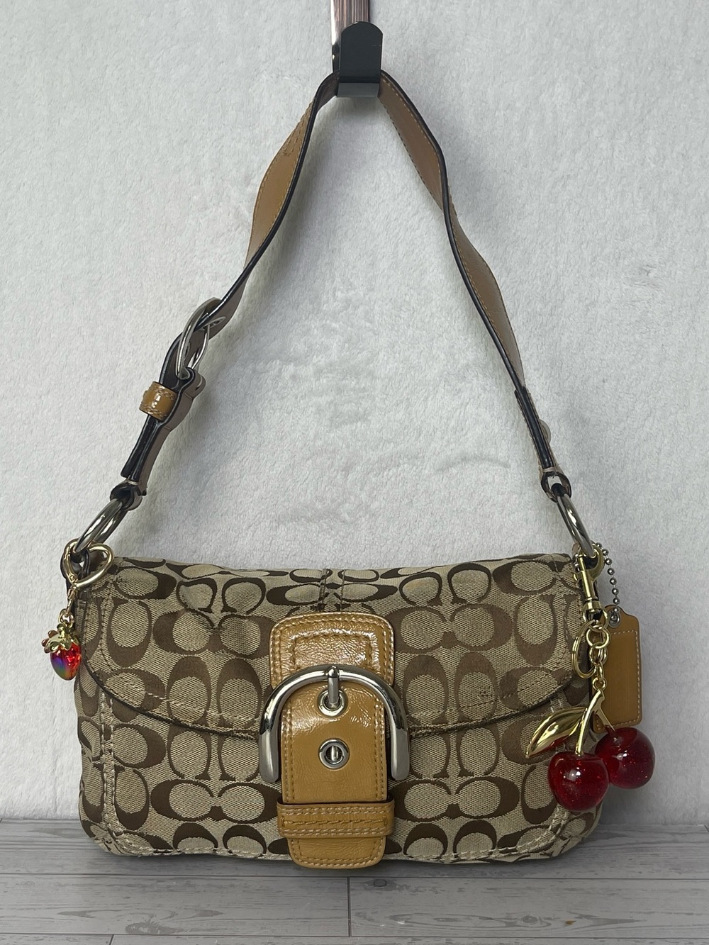 Coach Brown Signature Canvas Shoulder Bag Tan Leather (Code# D1067-F15668)